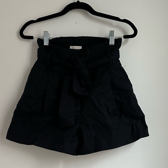 Aritzia Wilfred High Waisted Shorts - Picture 2 of 5